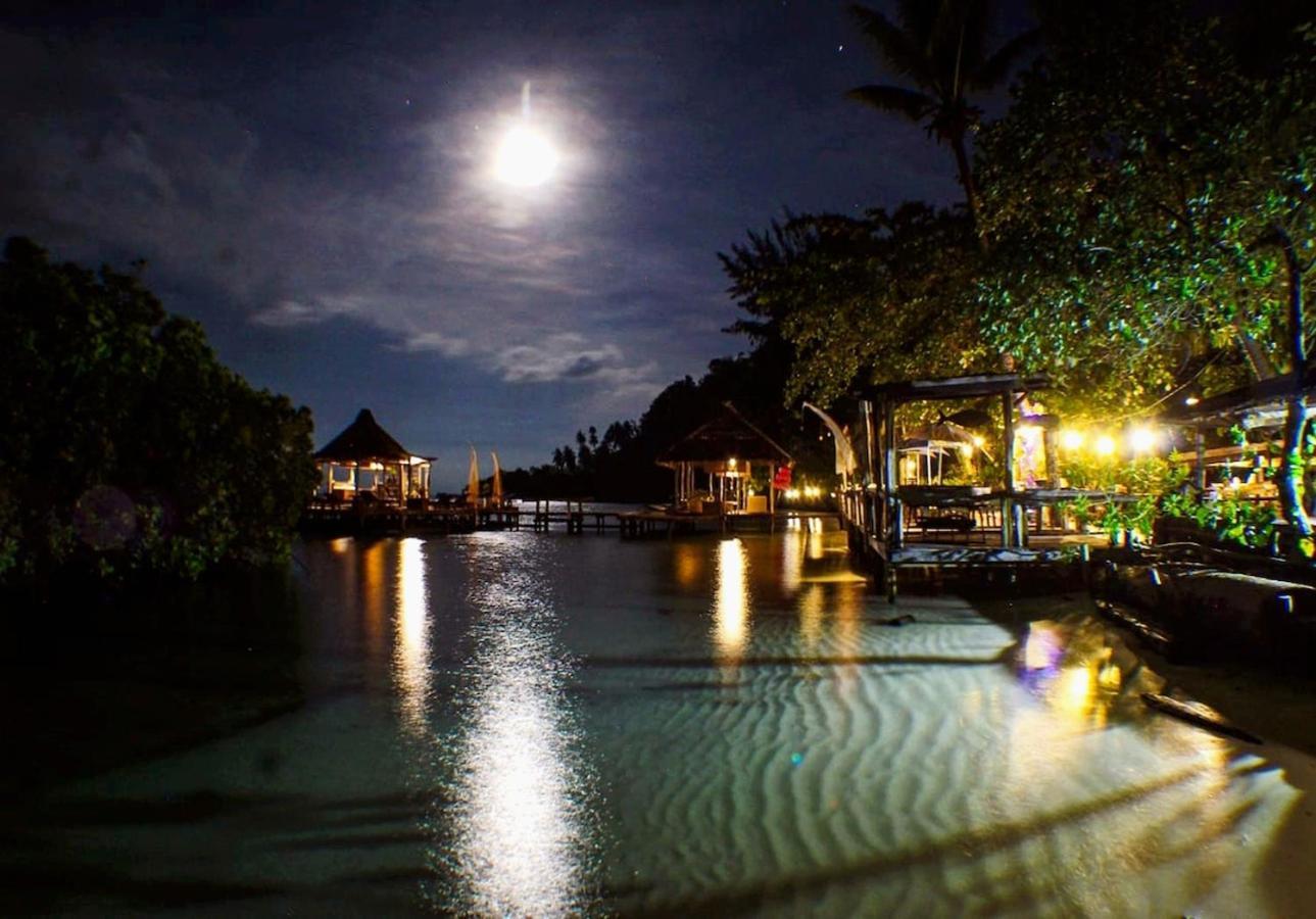Raja Ampat Dive Lodge Pulau Mansuar Extérieur photo