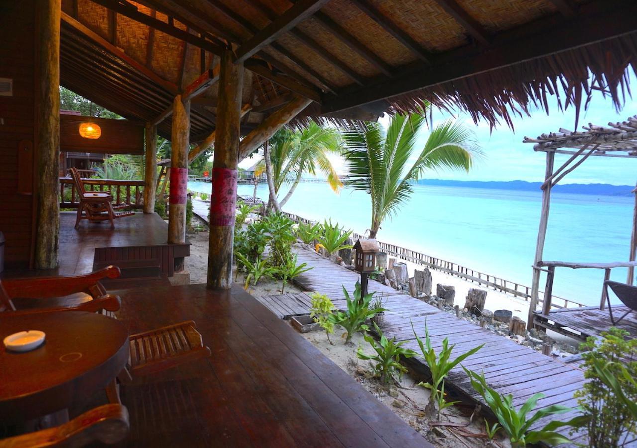 Raja Ampat Dive Lodge Pulau Mansuar Extérieur photo